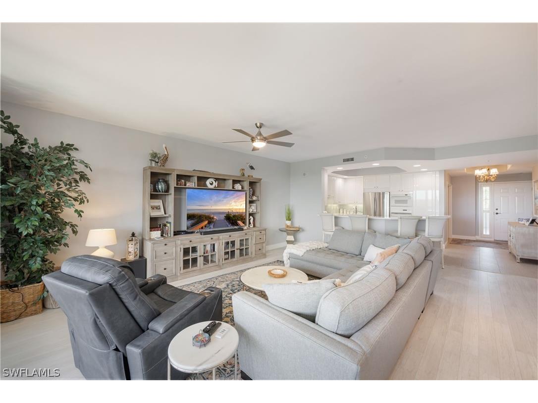 425 Cove Tower Drive #502 Naples FL 34110 226012537 image4