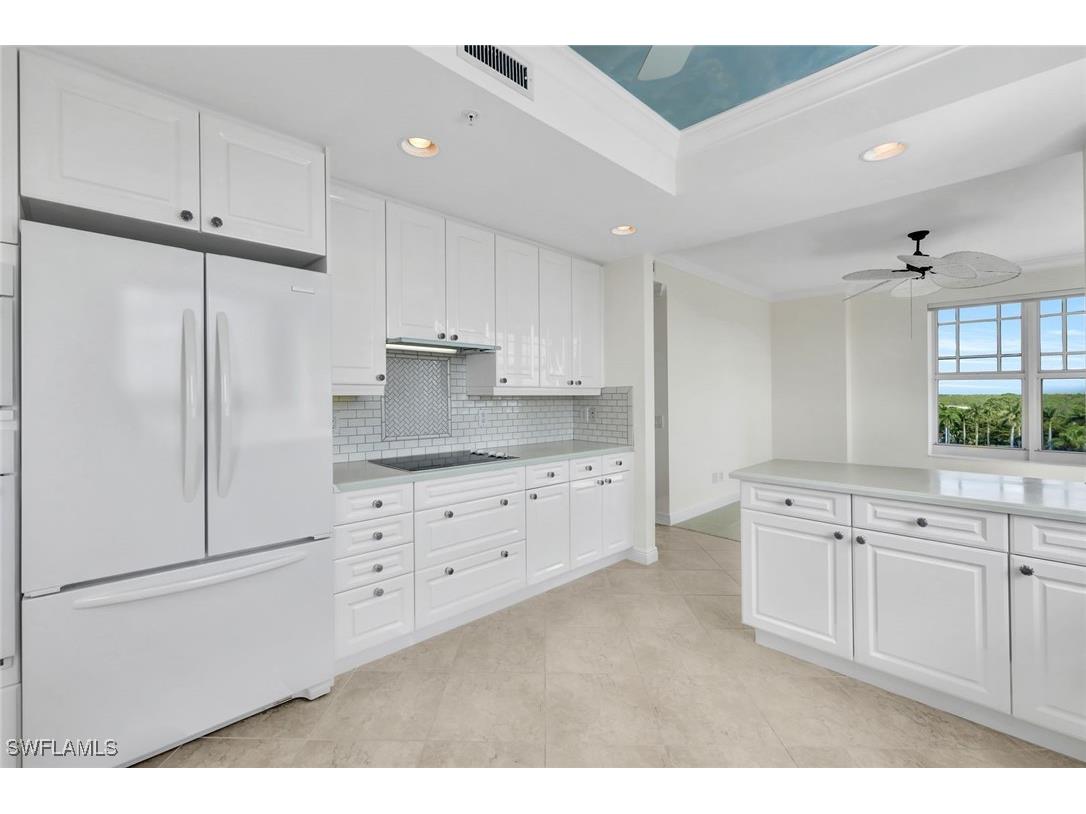 425 Cove Tower Drive #701 Naples FL 34110 225076176 image13