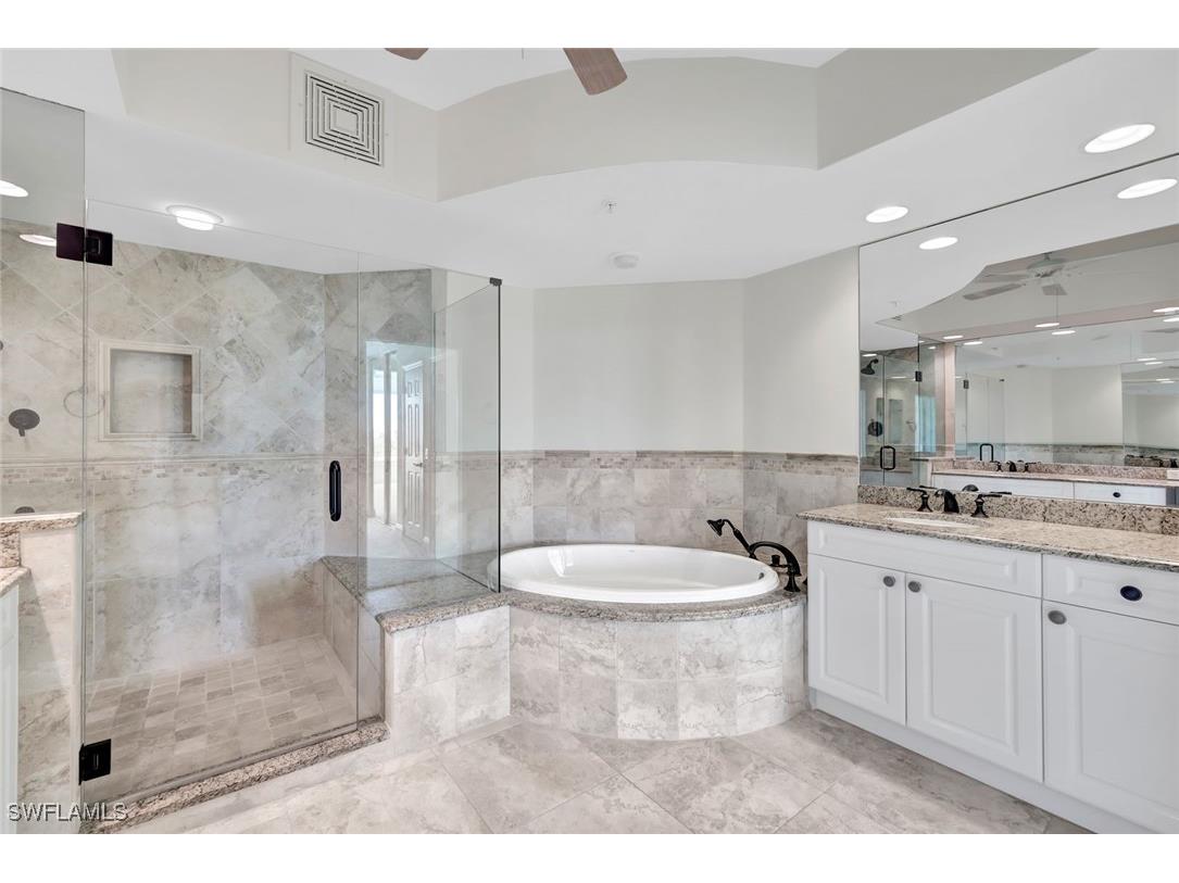 425 Cove Tower Drive #701 Naples FL 34110 225076176 image22