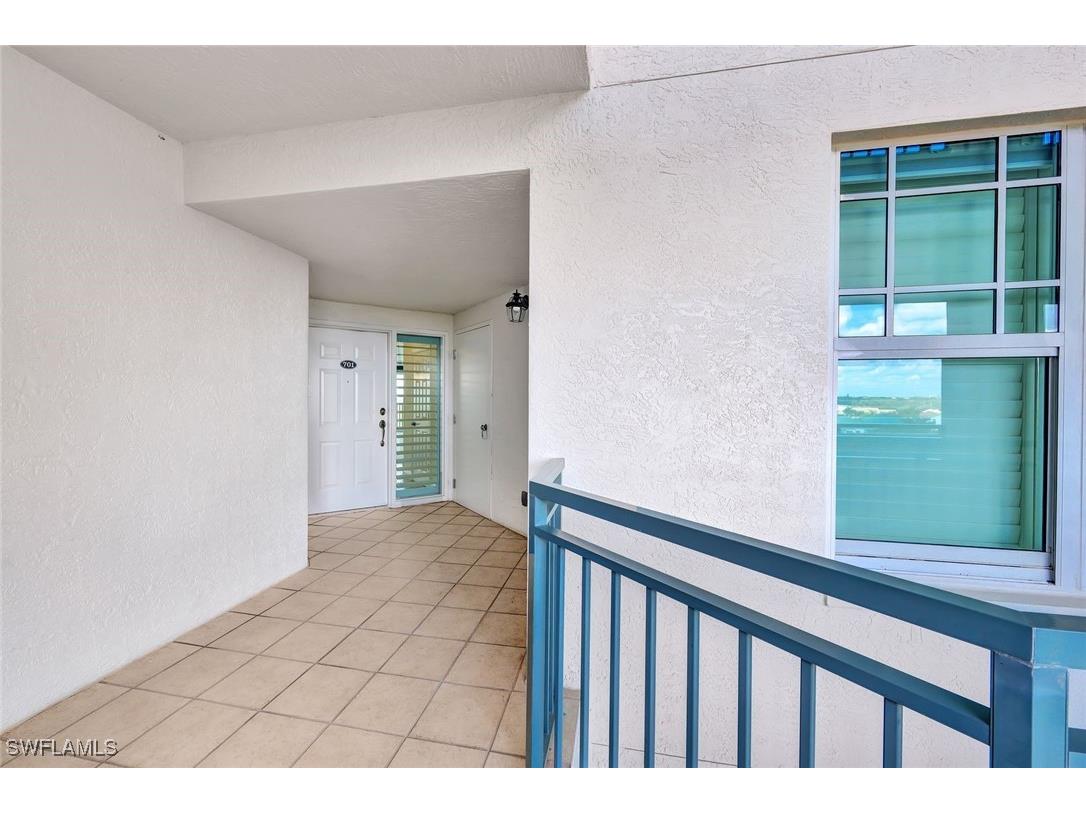 425 Cove Tower Drive #701 Naples FL 34110 225076176 image4