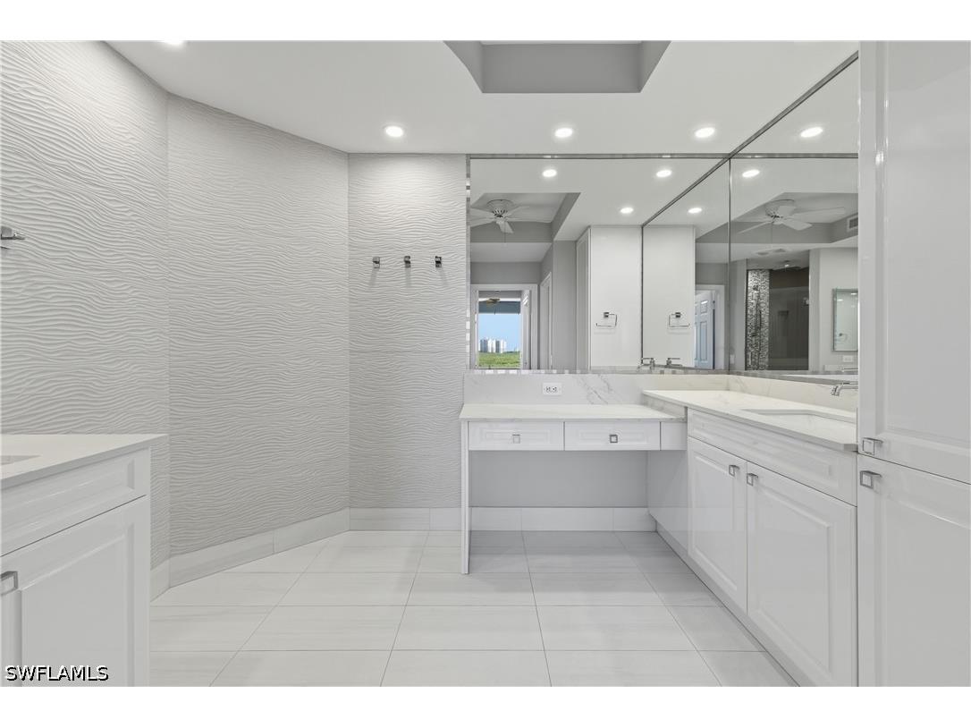 425 Cove Tower Dr #703 Naples FL 34110 226008522 image19
