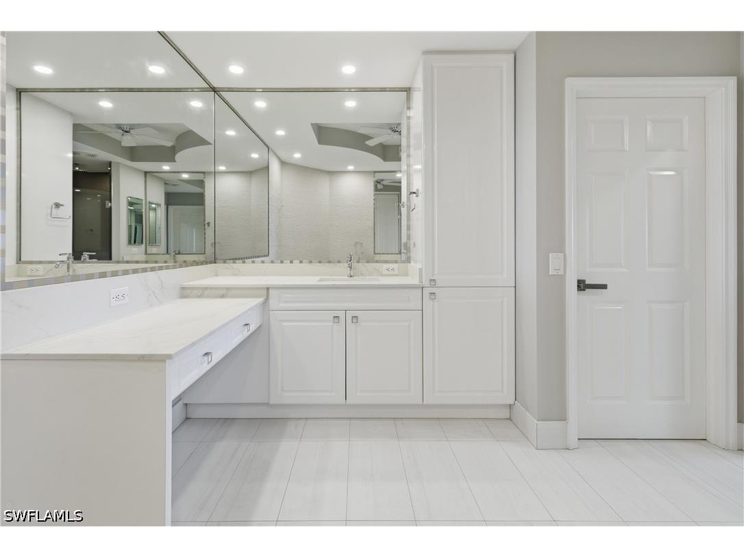 425 Cove Tower Dr #703 Naples FL 34110 226008522 image20
