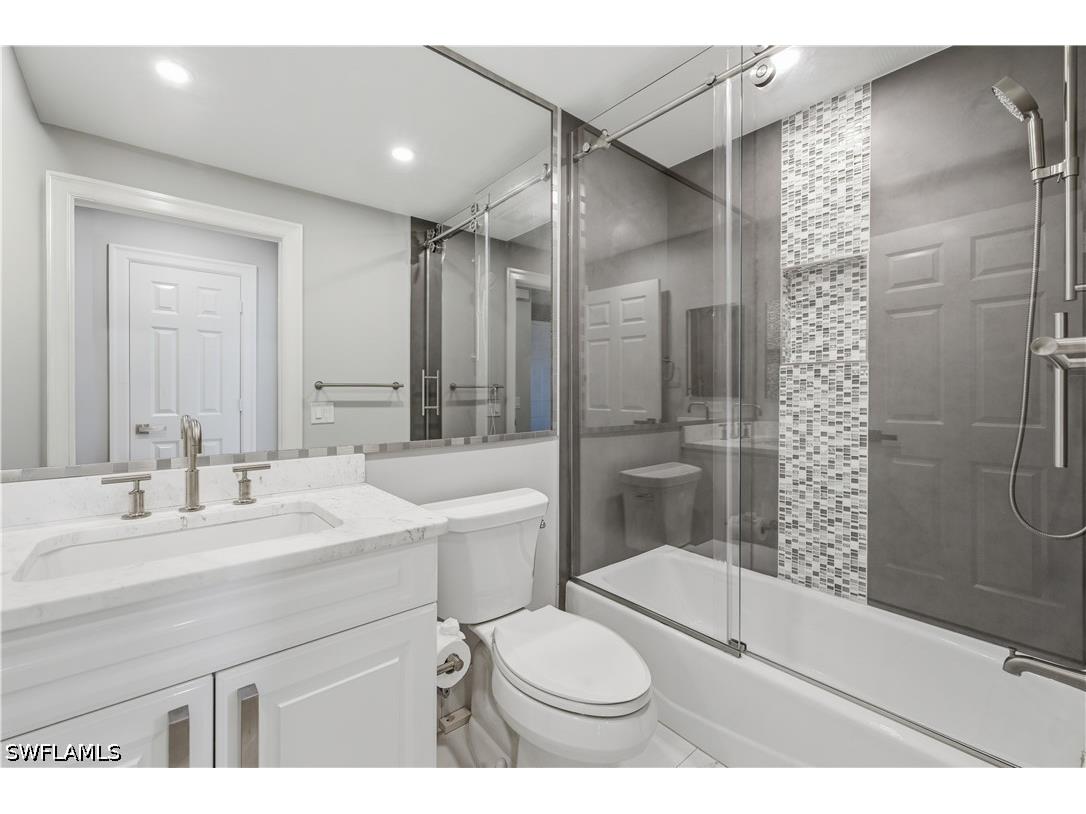 425 Cove Tower Dr #703 Naples FL 34110 226008522 image25