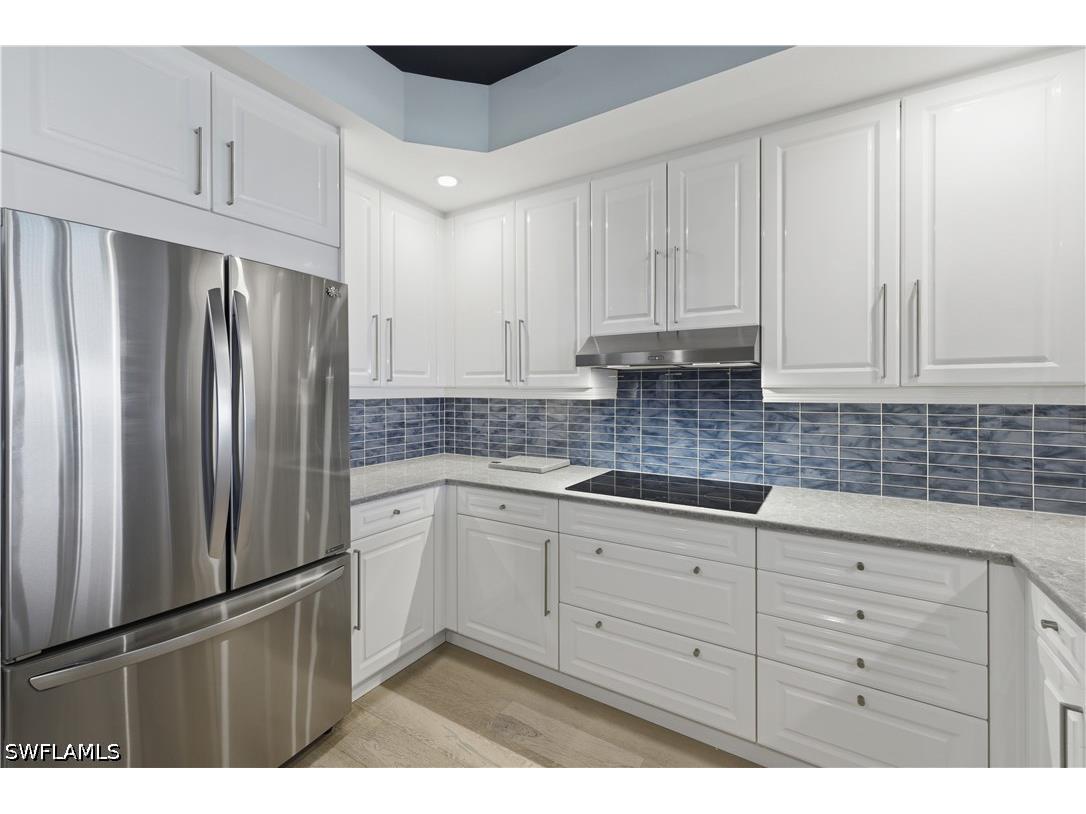 425 Cove Tower Dr #703 Naples FL 34110 226008522 image8