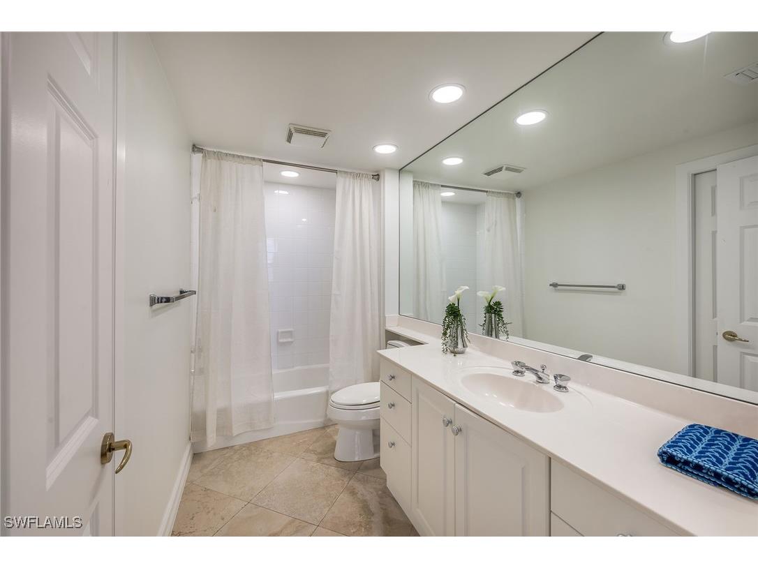 425 Dockside Drive #804 Naples FL 34110 225076089 image27