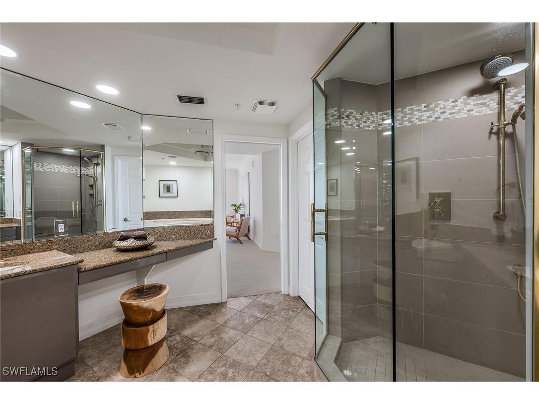 425 Dockside Drive #804 Naples FL 34110 225076089 image32