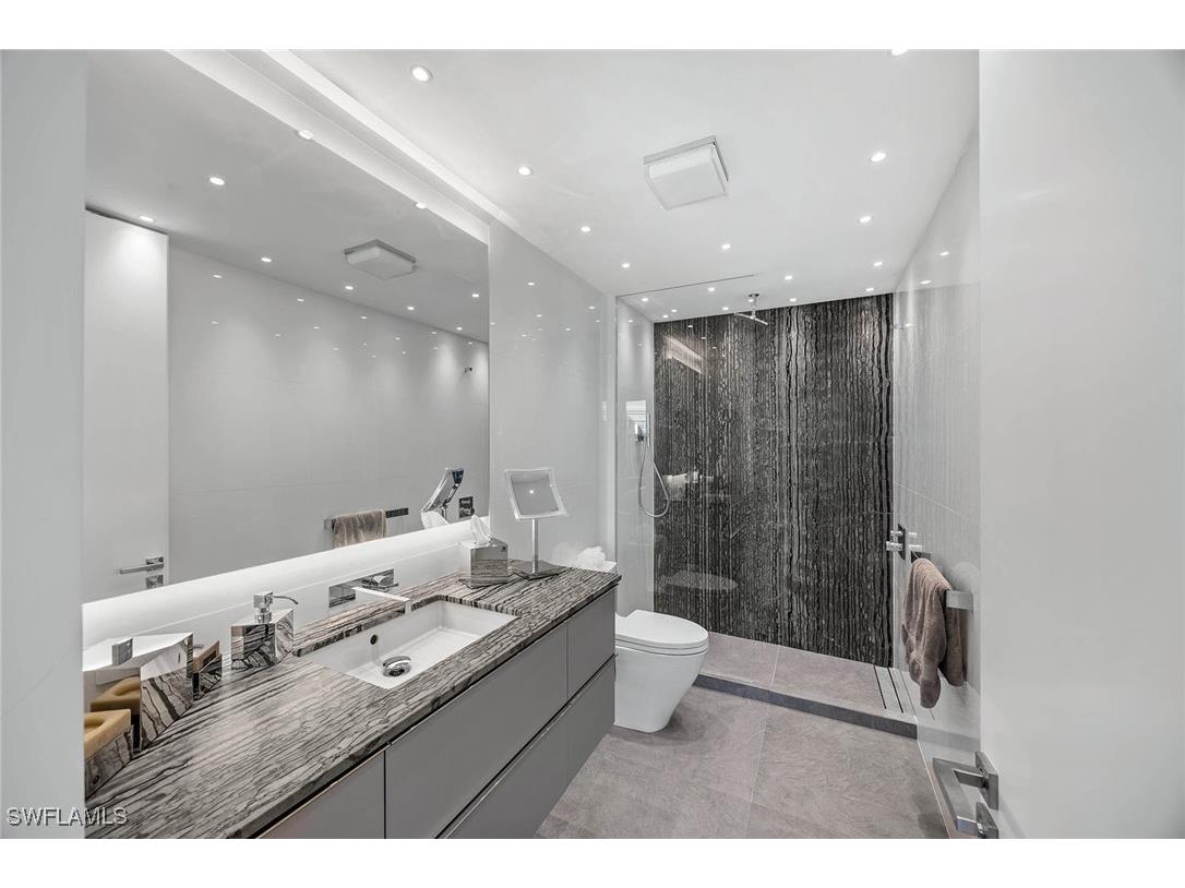 425 Dockside Drive #905 Naples FL 34110 225036586 image25