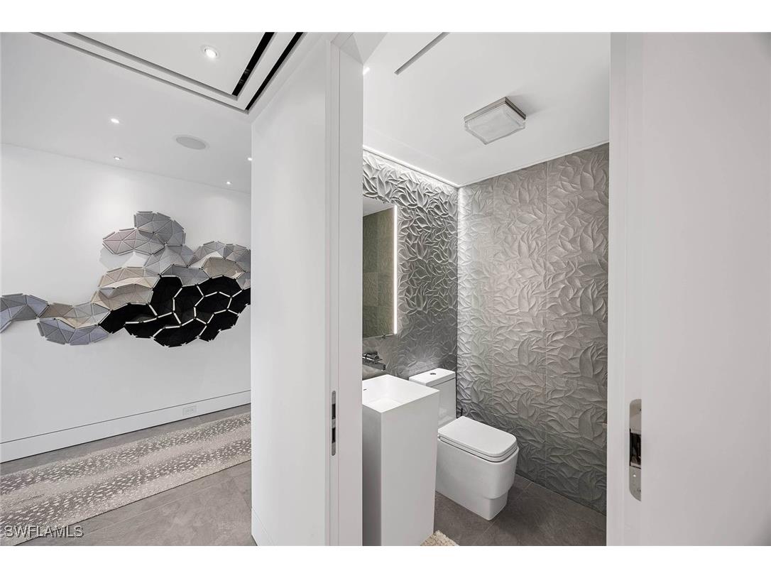 425 Dockside Drive #905 Naples FL 34110 225036586 image49