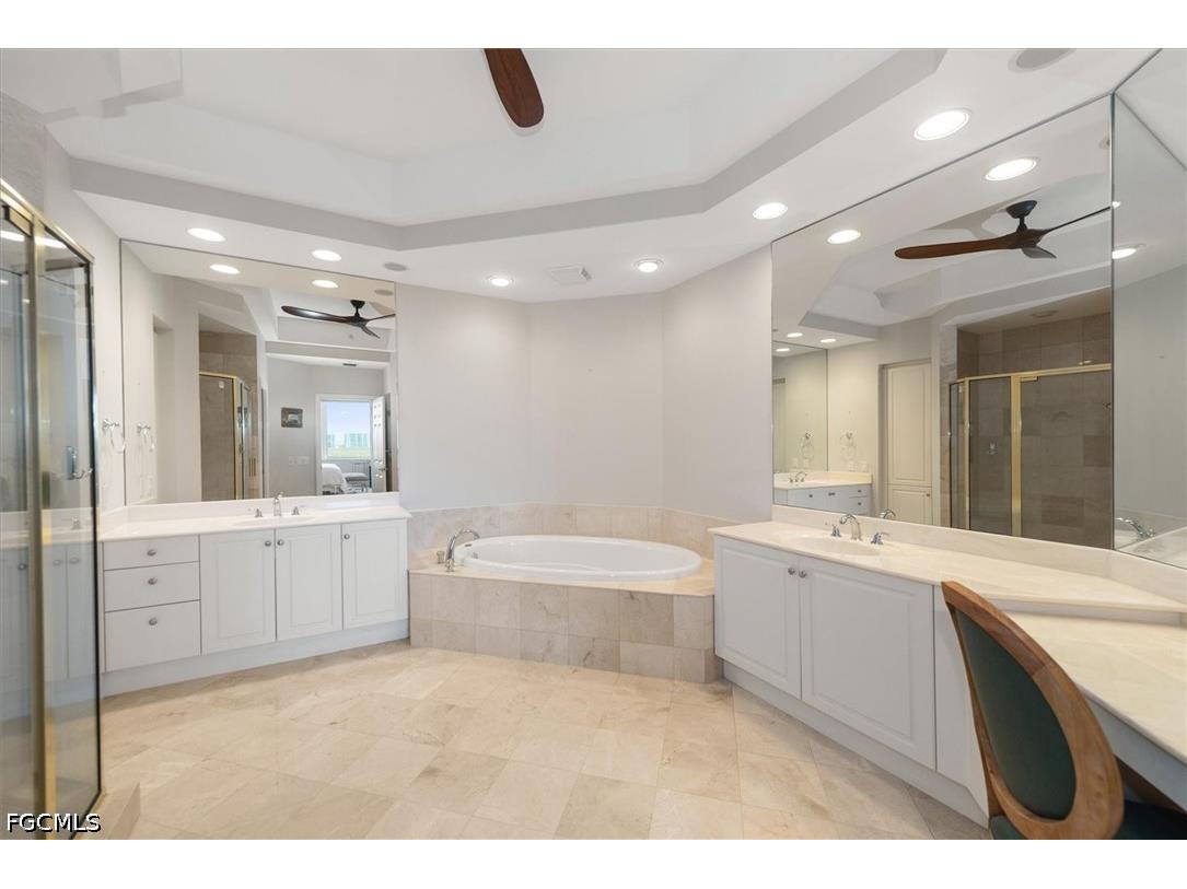 425 Dockside Drive #PH-1 Naples FL 34110 2026021454 image25