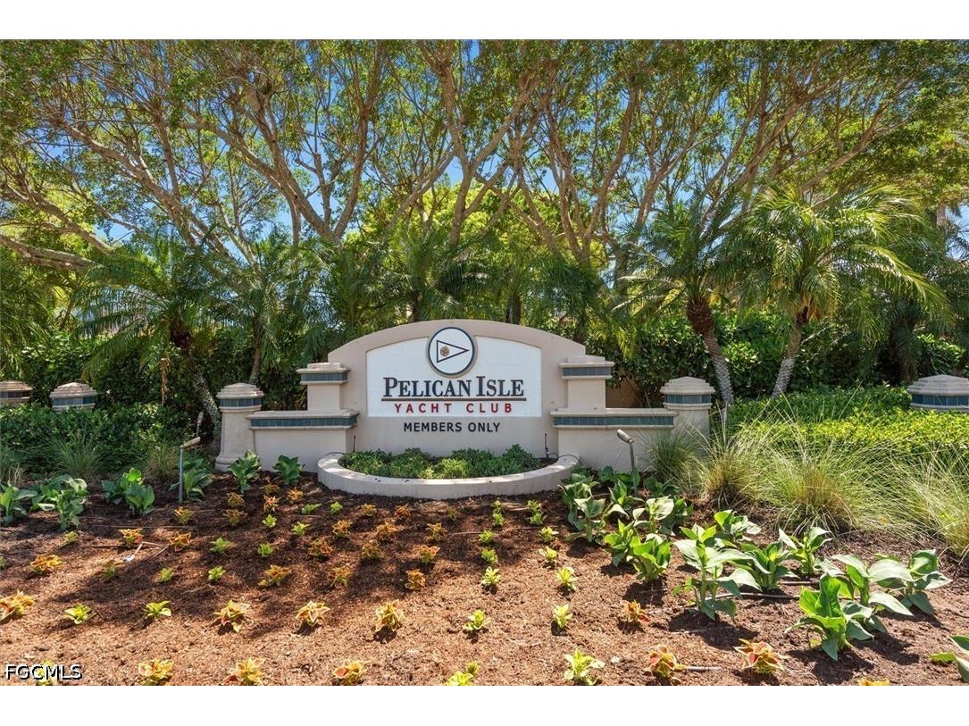 425 Dockside Drive #PH-1 Naples FL 34110 2026021454 image3