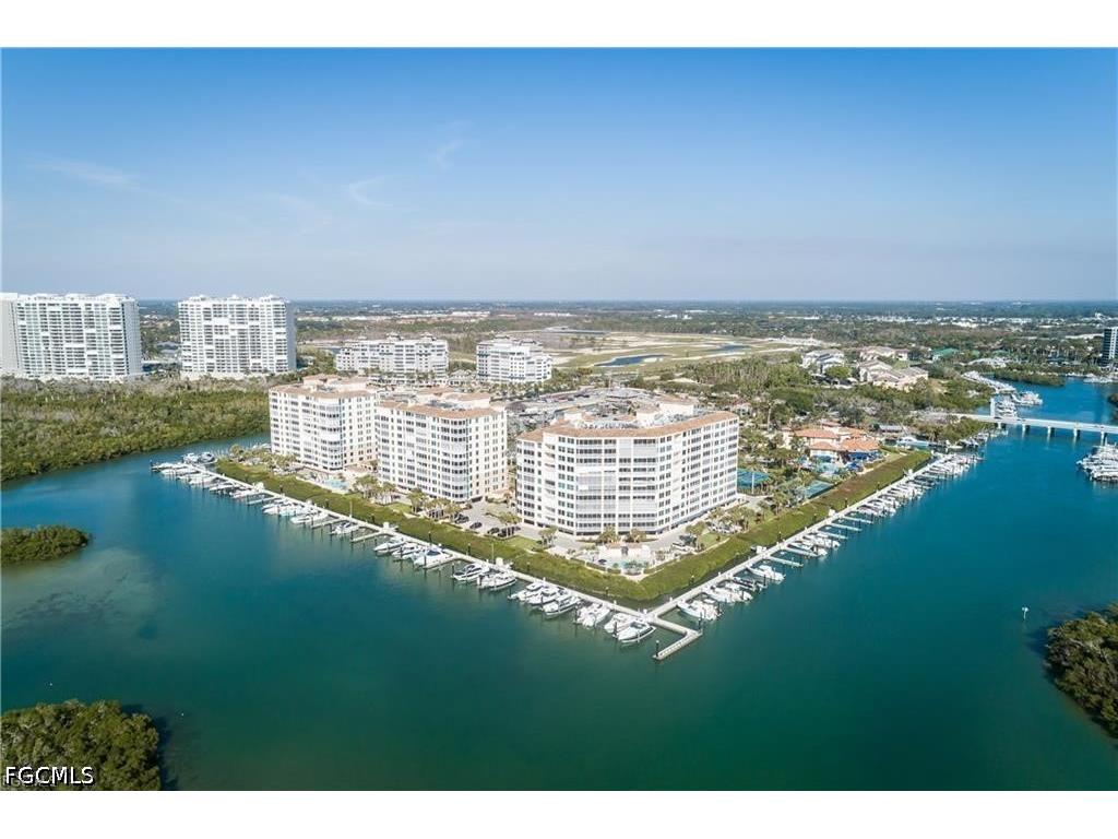 425 Dockside Drive #PH-1 Naples FL 34110 2026021454 image40