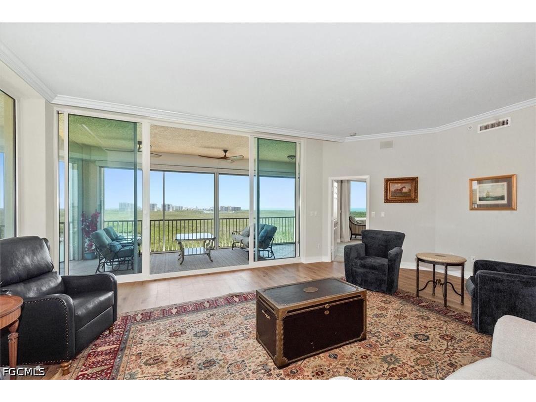 425 Dockside Drive #PH-1 Naples FL 34110 2026021454 image8