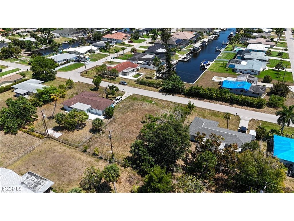 425 Monterey Avenue Cape Coral FL 33904 2025004532 image1