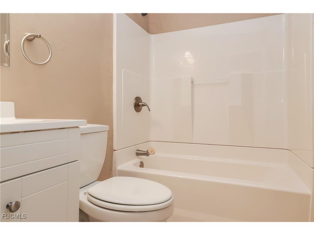 425 NW 4th Street Cape Coral FL 33993 2025009819 image13