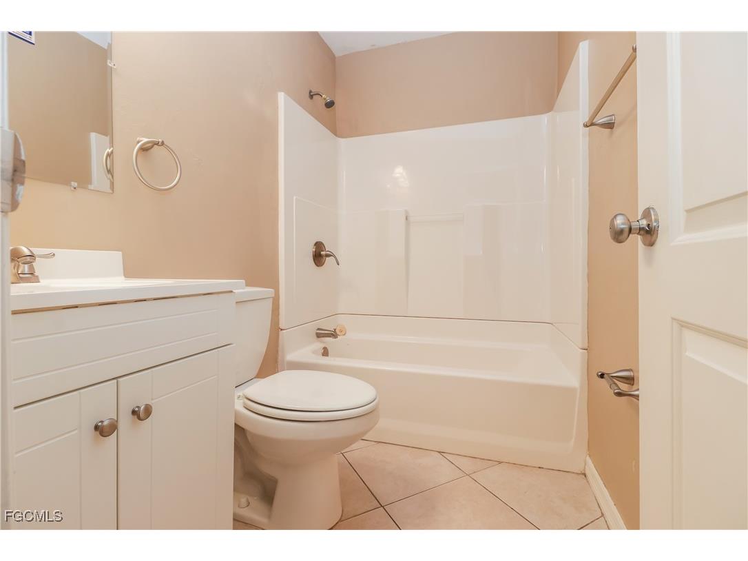 425 NW 4th Street Cape Coral FL 33993 2025009819 image14