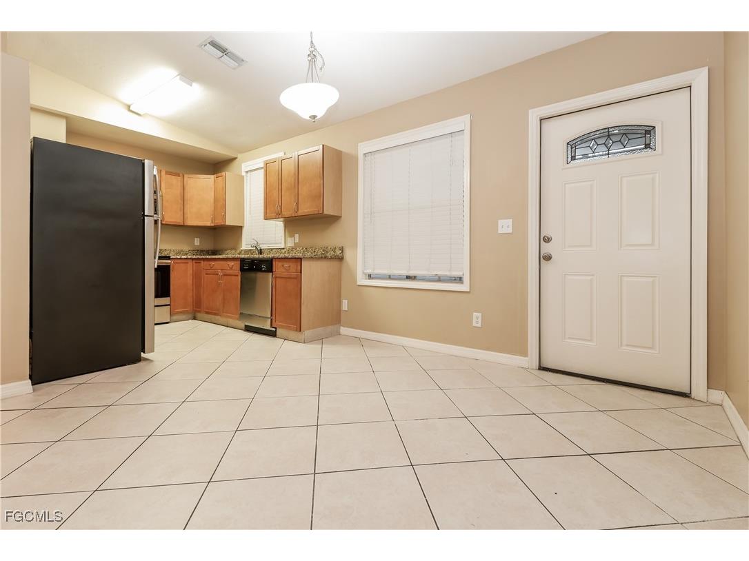 425 NW 4th Street Cape Coral FL 33993 2025009819 image2