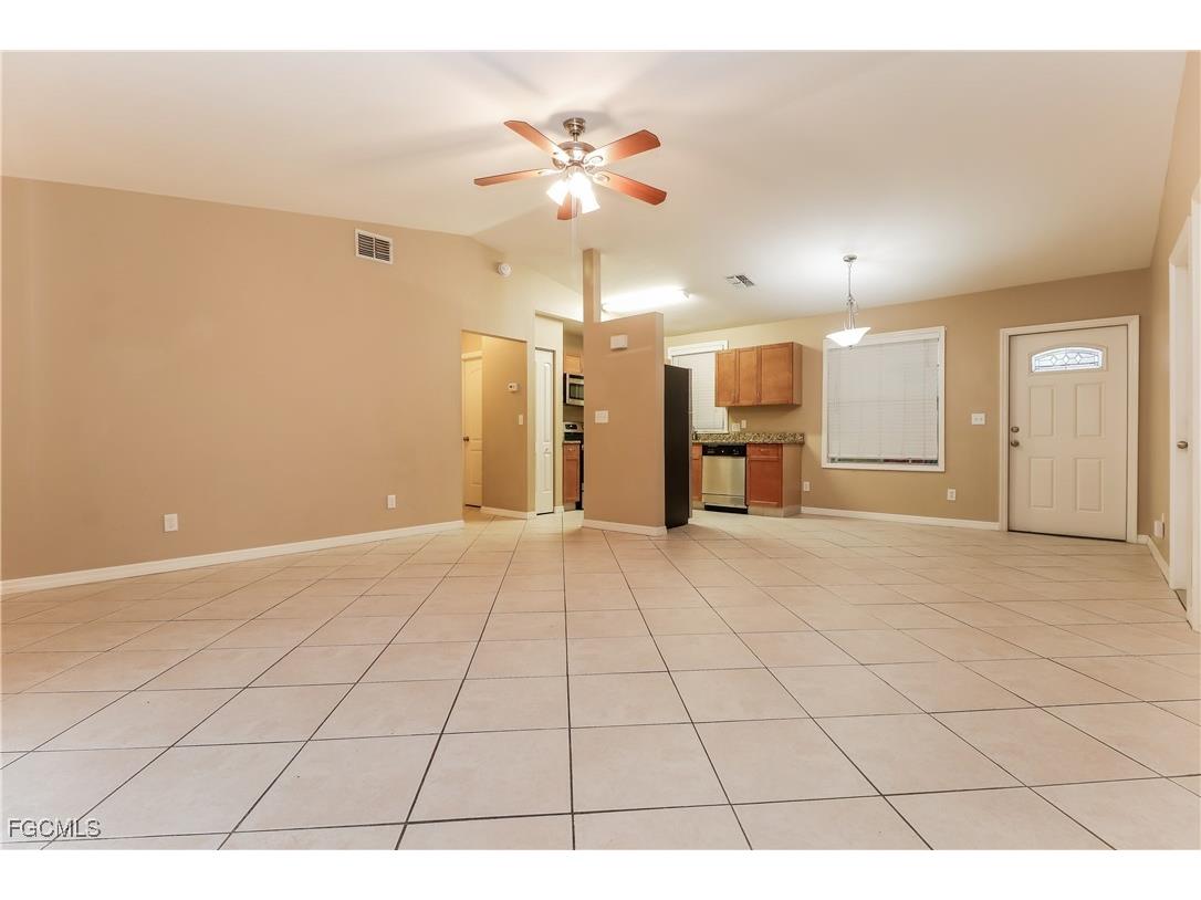 425 NW 4th Street Cape Coral FL 33993 2025009819 image3