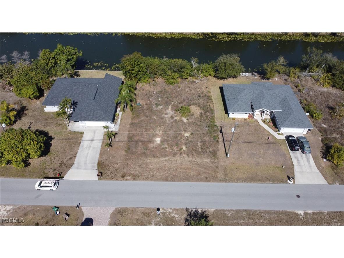 425 NW 5th Terrace Cape Coral FL 33993 2026005950 image3