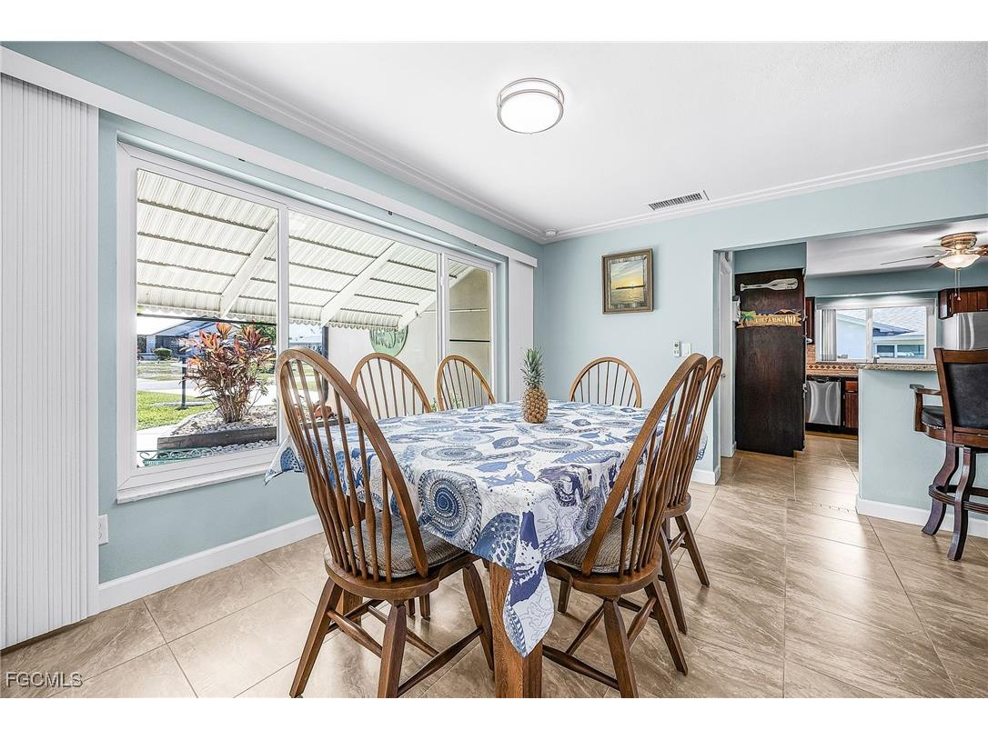 425 Pinecrest Court Cape Coral FL 33904 2025020552 image11