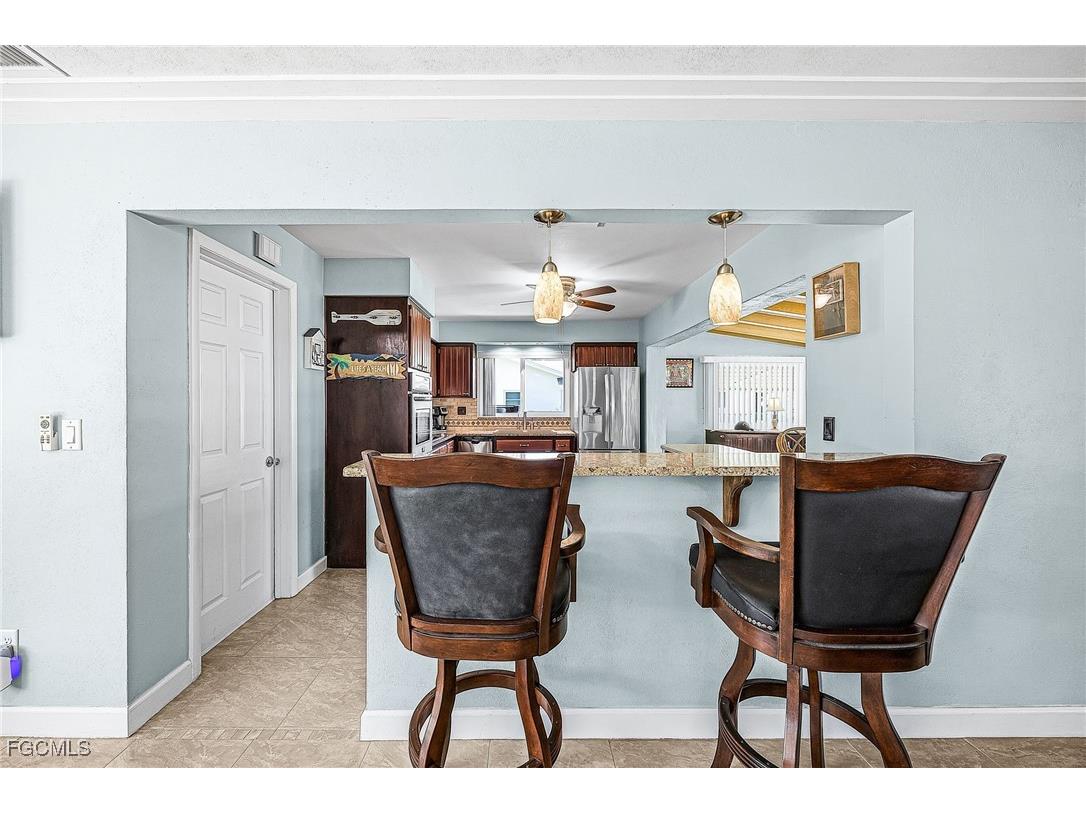 425 Pinecrest Court Cape Coral FL 33904 2025020552 image12