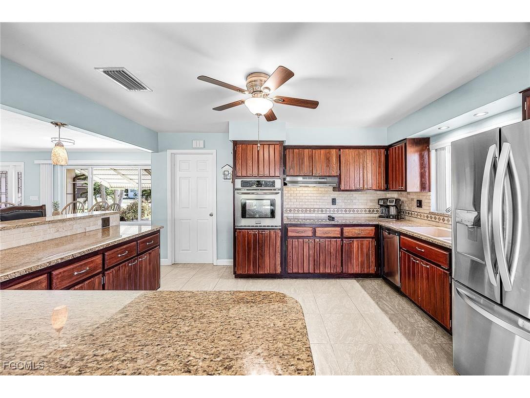 425 Pinecrest Court Cape Coral FL 33904 2025020552 image13