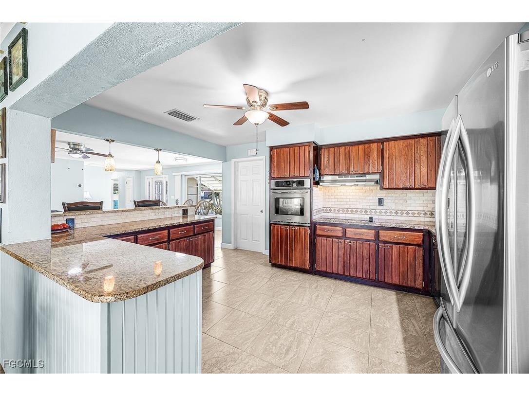 425 Pinecrest Court Cape Coral FL 33904 2025020552 image14