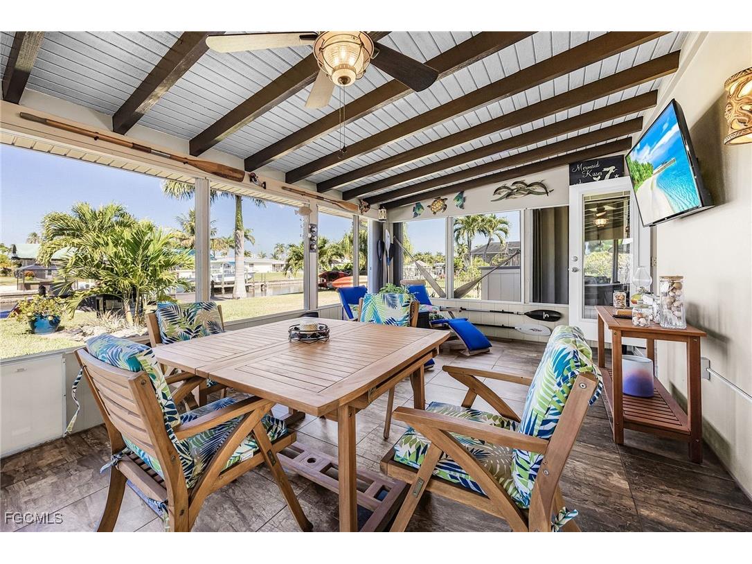 425 Pinecrest Court Cape Coral FL 33904 2025020552 image20