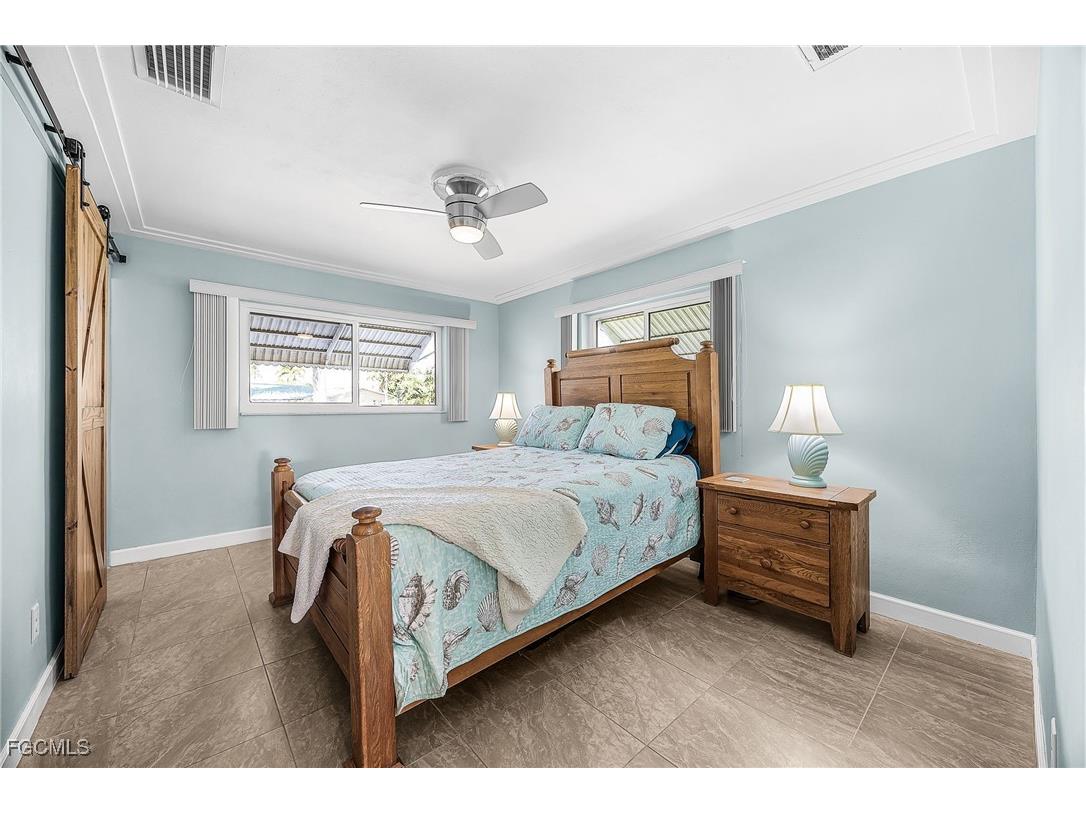 425 Pinecrest Court Cape Coral FL 33904 2025020552 image25