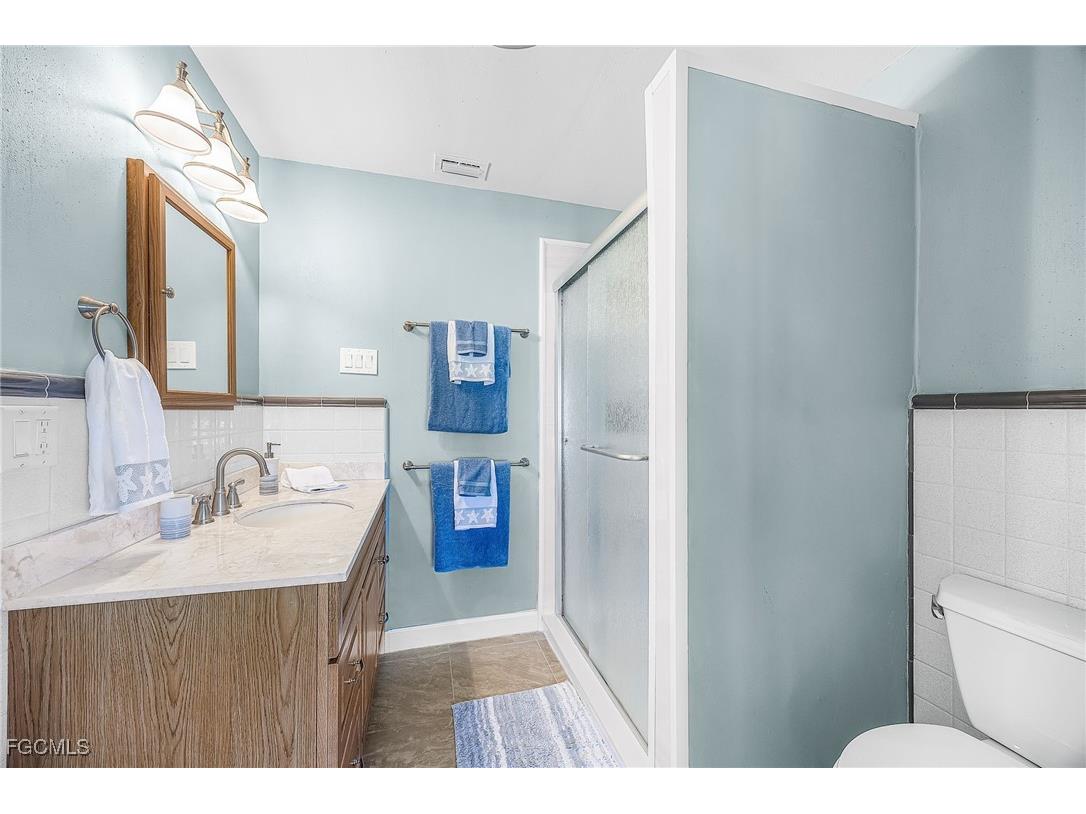 425 Pinecrest Court Cape Coral FL 33904 2025020552 image27