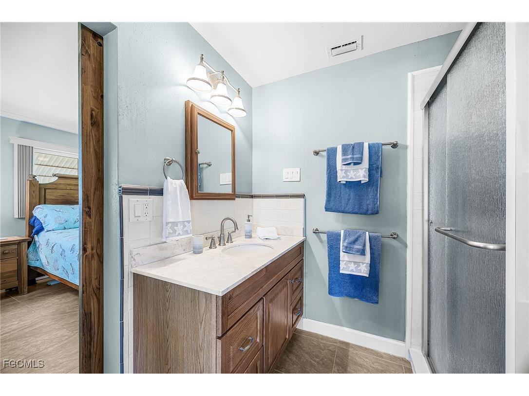 425 Pinecrest Court Cape Coral FL 33904 2025020552 image28