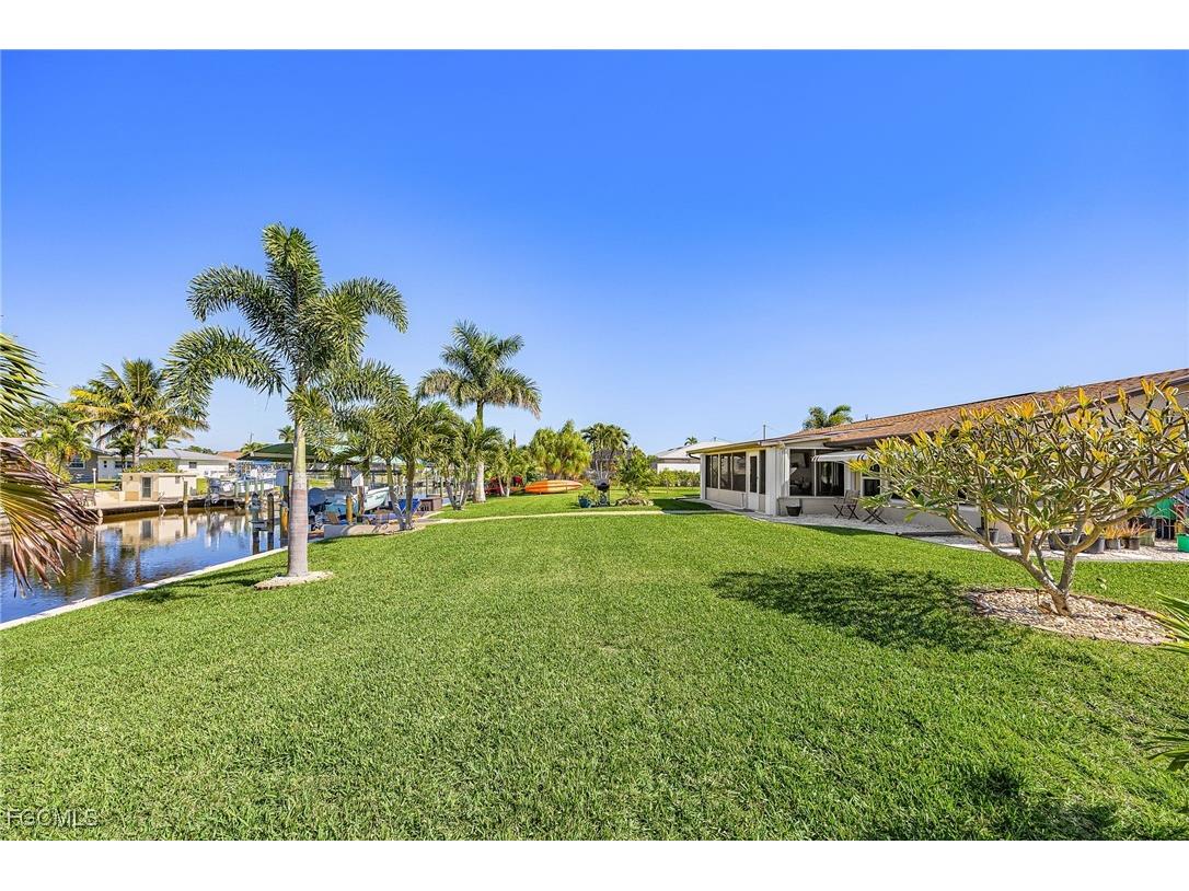 425 Pinecrest Court Cape Coral FL 33904 2025020552 image30