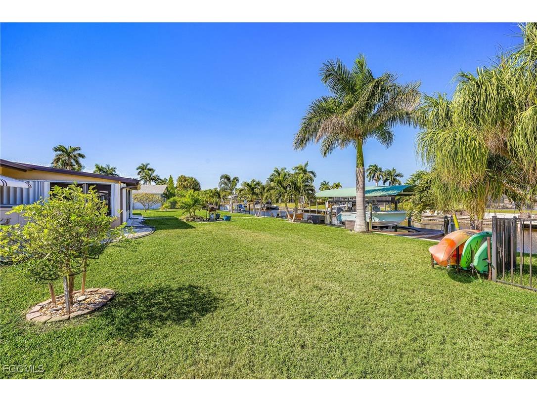 425 Pinecrest Court Cape Coral FL 33904 2025020552 image33