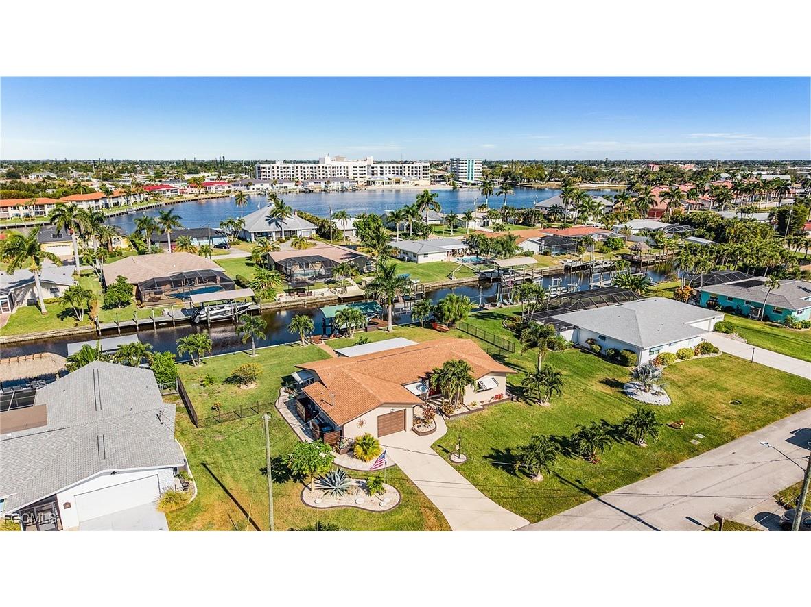 425 Pinecrest Court Cape Coral FL 33904 2025020552 image35