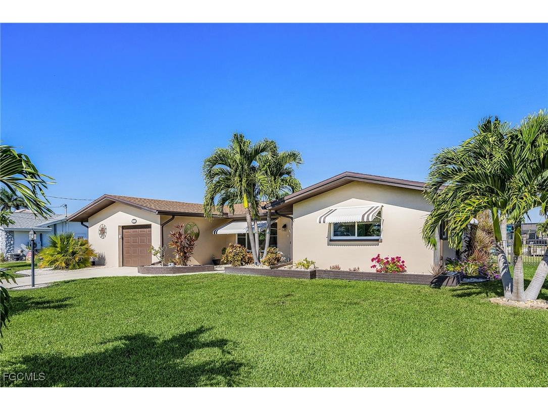 425 Pinecrest Court Cape Coral FL 33904 2025020552 image5