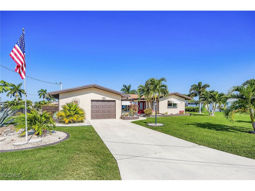 425 Pinecrest Court Cape Coral FL 33904 2025020552 image6