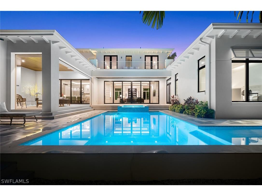 425 Putter Point Drive Naples FL 34103 222064267 image1