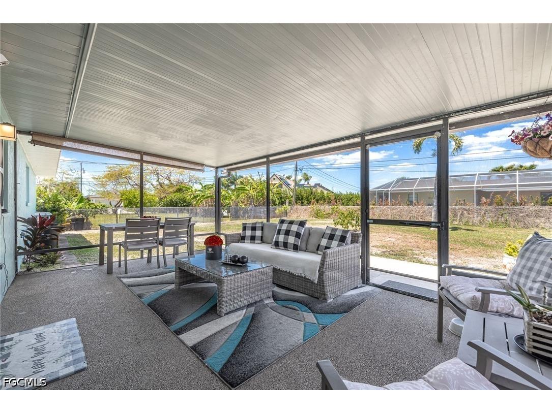425 SW 43rd Lane Cape Coral FL 33914 2026019155 image4