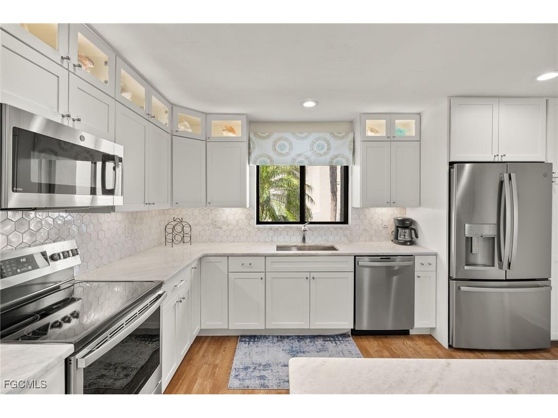 4250 Steamboat Bend #202 Fort Myers FL 33919 2025014228 image1