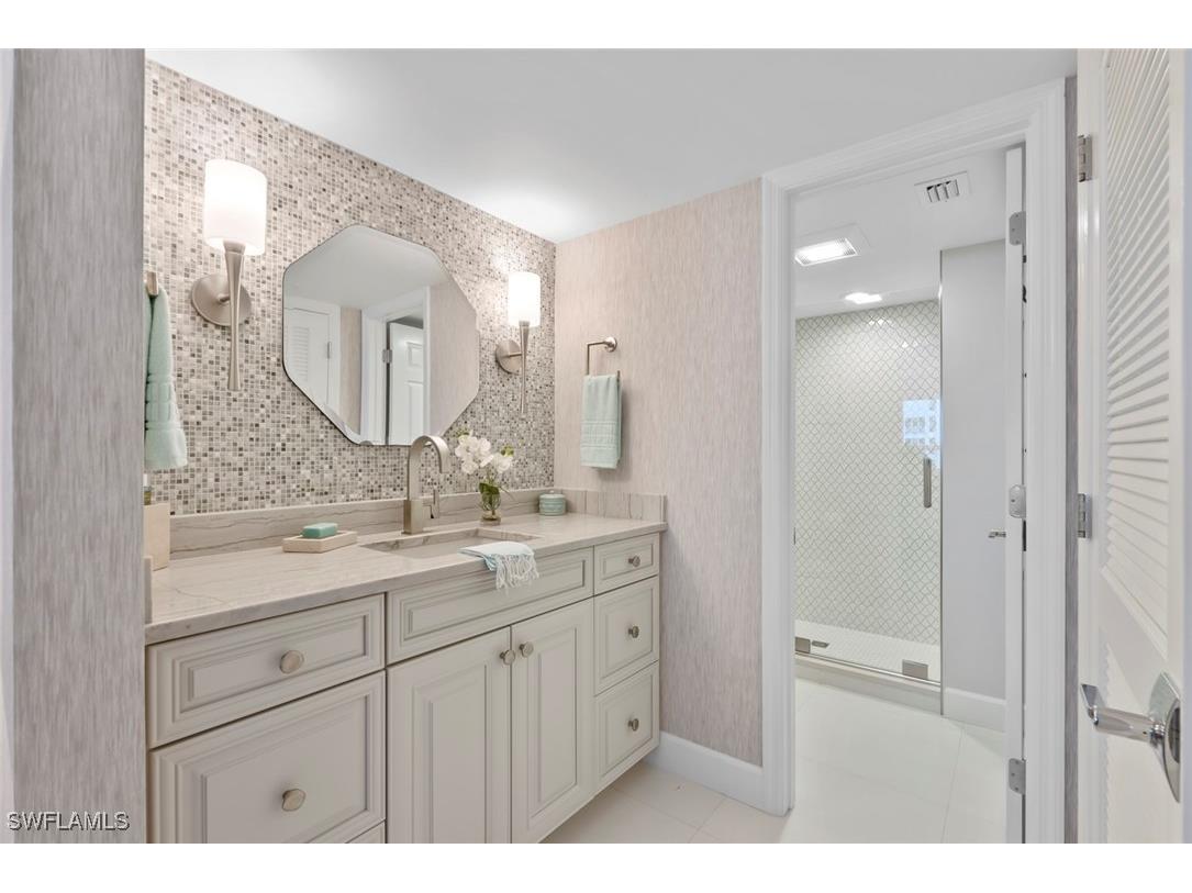 4251 Gulf Shore Boulevard N #10B Naples FL 34103 225076480 image19