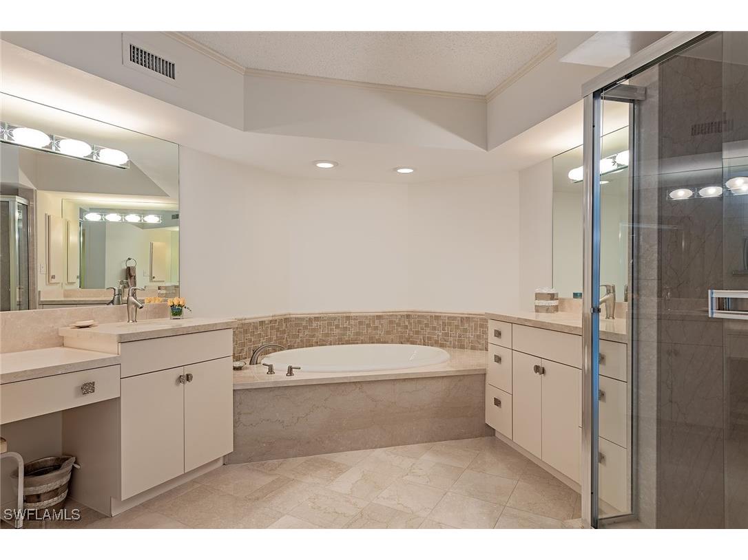 4251 Gulf Shore Boulevard N #11B Naples FL 34103 225074194 image11