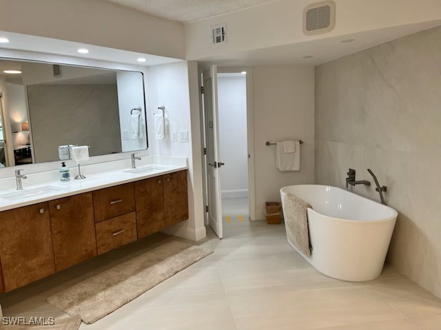 4251 Gulf Shore Boulevard N #14C Naples FL 34103 225067322 image23