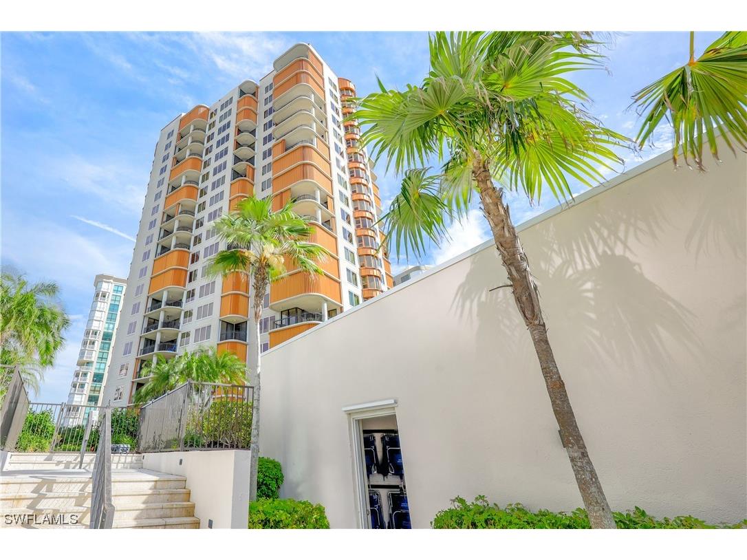 4251 Gulf Shore Boulevard N #17C Naples FL 34103 223090491 image1