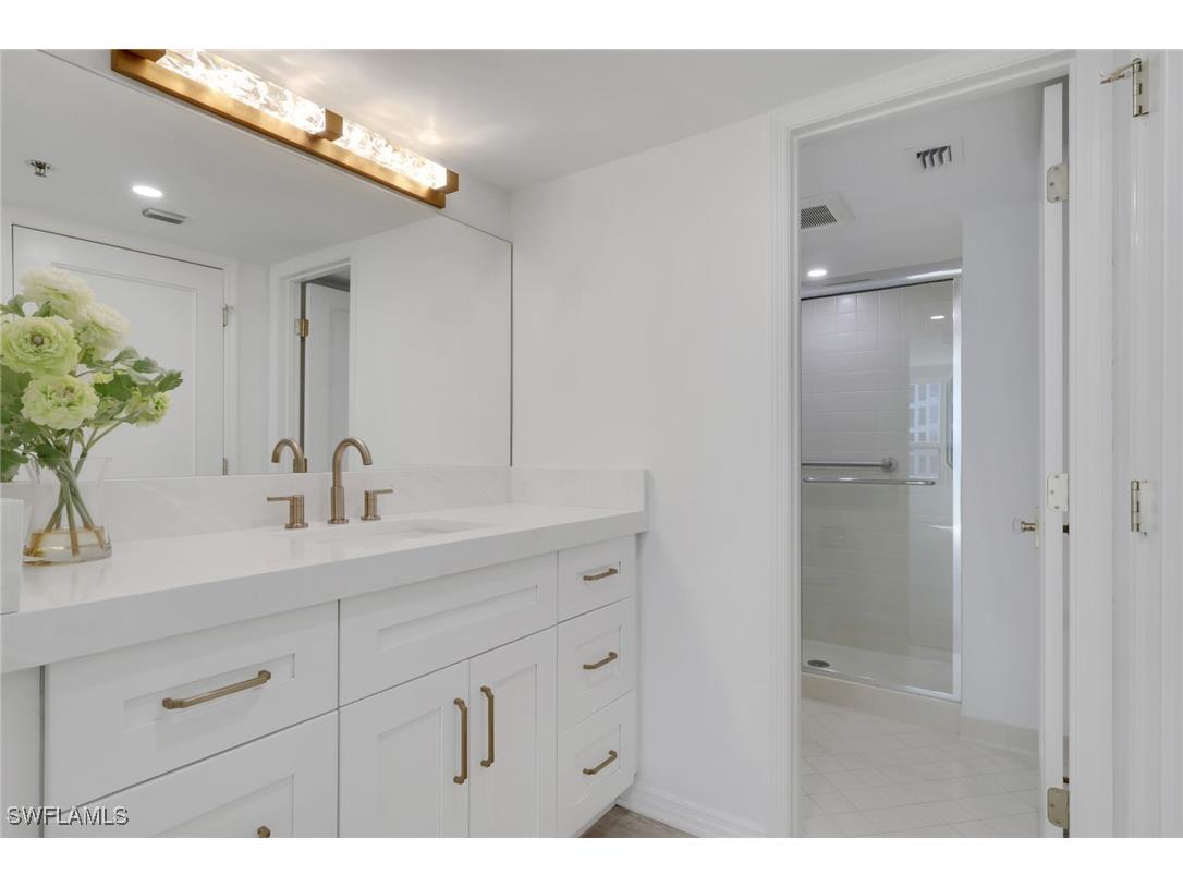 4251 Gulf Shore Boulevard N #5B Naples FL 34103 225081103 image31