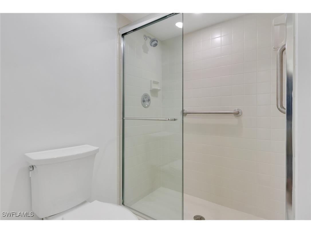 4251 Gulf Shore Boulevard N #5B Naples FL 34103 225081103 image32