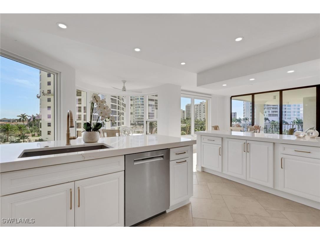 4251 Gulf Shore Boulevard N #5B Naples FL 34103 225081103 image5