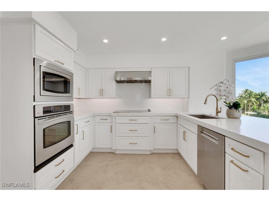 4251 Gulf Shore Boulevard N #5B Naples FL 34103 225081103 image6