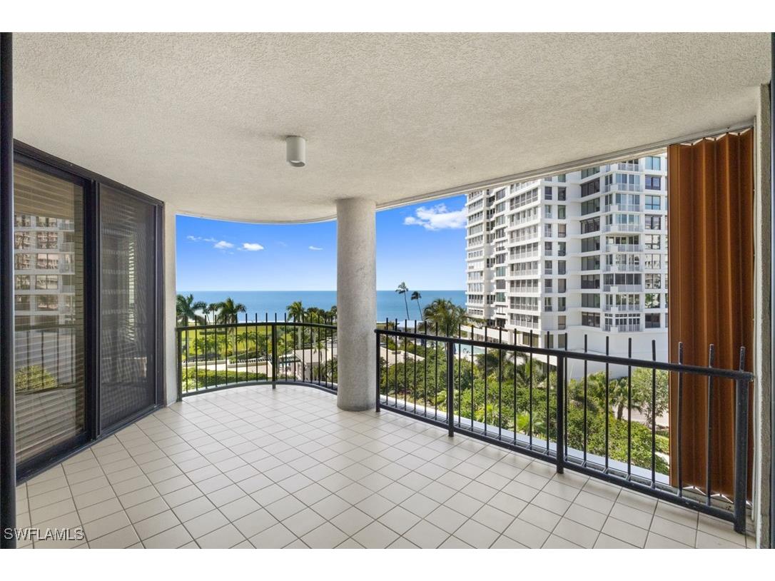 4251 Gulf Shore Boulevard N #6A Naples FL 34103 226005558 image12