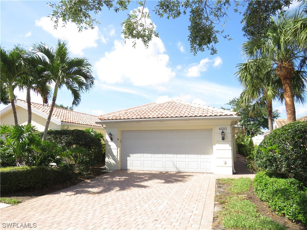 4251 Redonda Lane Naples FL 34119 223032452 image1