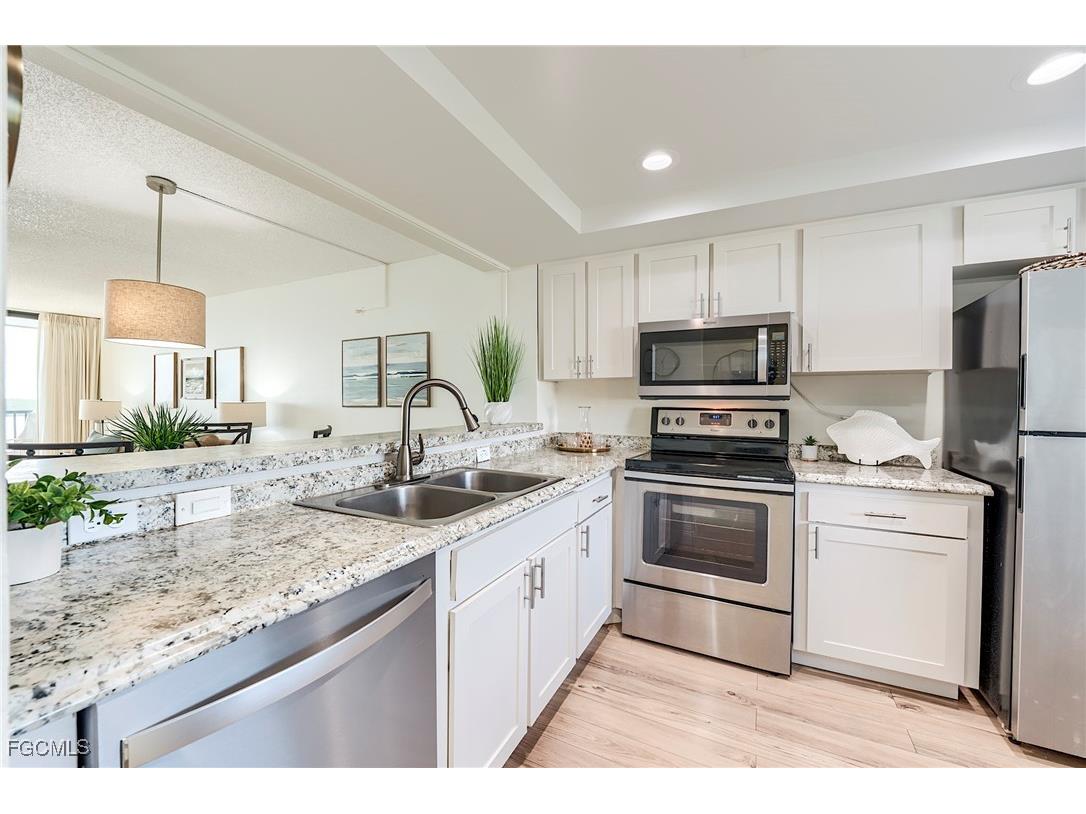 4253 Bay Beach Lane #C3 Fort Myers Beach FL 33931 2025007469 image10