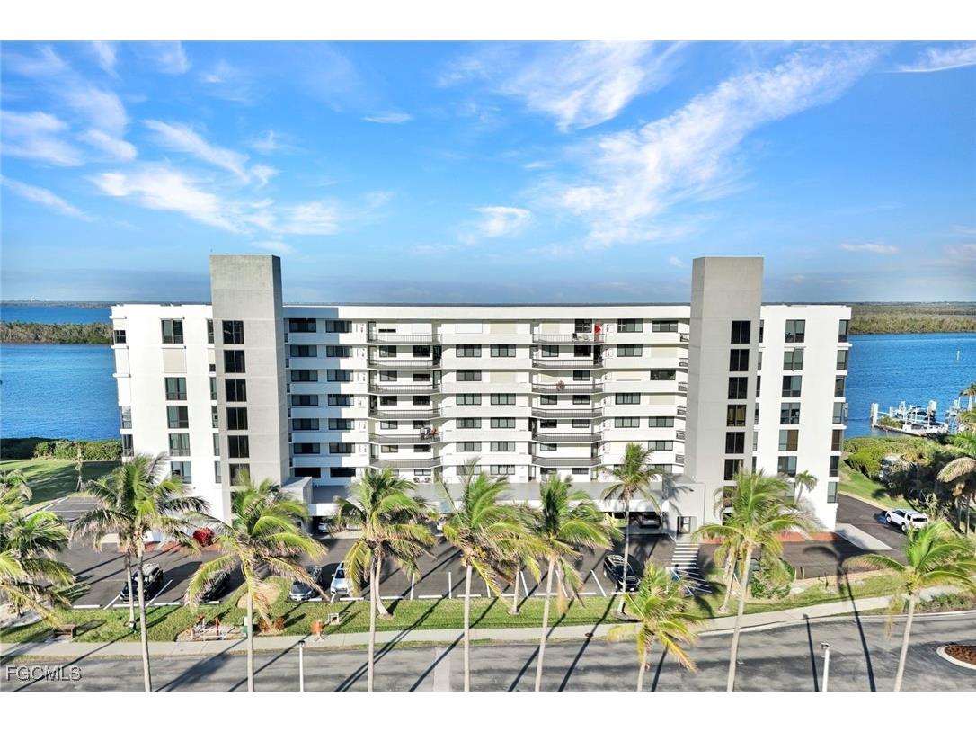4253 Bay Beach Lane #E7 Fort Myers Beach FL 33931 2025022995 image1
